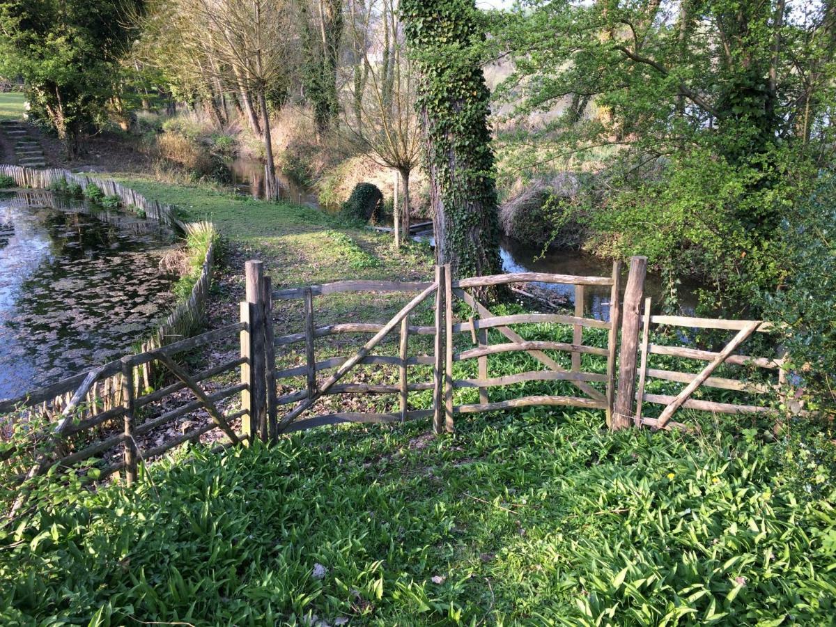 مبيت وإفطار لا هولب Le Jardin Des Sources المظهر الخارجي الصورة
